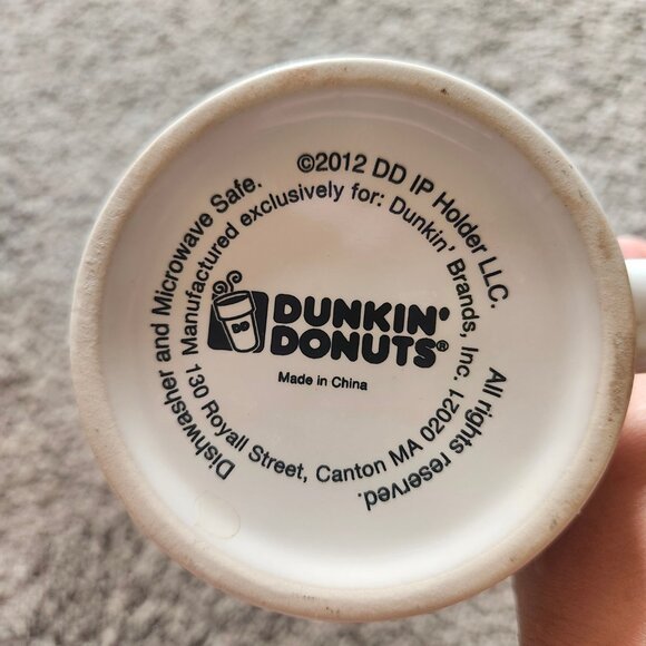 New Dunkin’ Donuts 2012 Limited Edition Coffee Mug Massachusetts Runs on Dunkin - Picture 4 of 4